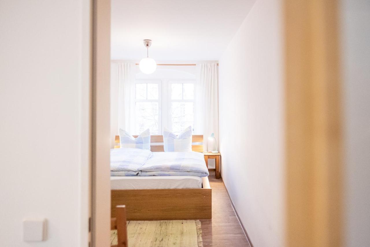 Helle Ferienwohnung Im Hinterhof Apartment *
